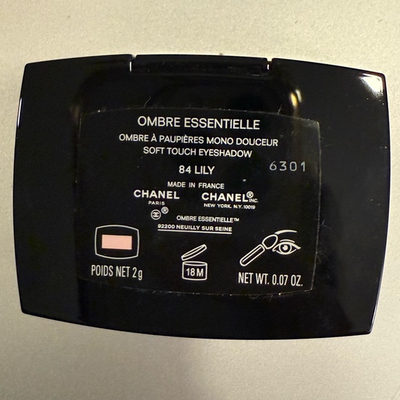 BRAND NEW Chanel OMBRE ESSENTIELLE Soft Touch Eyeshadow 84 Lily NEVER USED - Picture 3 of 6